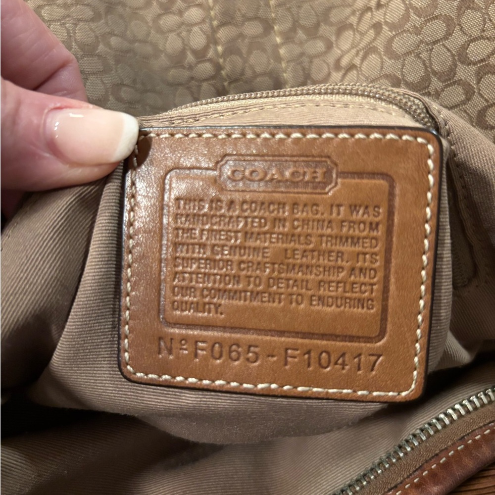 Coach VINTAGE F066-F10417 Signature Mini C Tan Canvas/Leather Shoulderbah VGUC - Picture 10 of 14